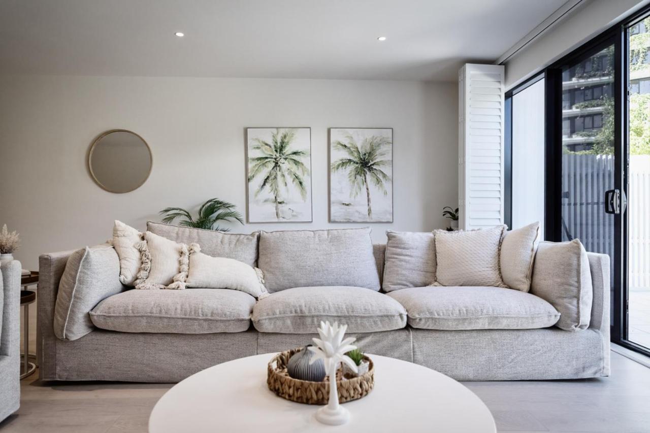 Modern Palms Getaway Holiday home